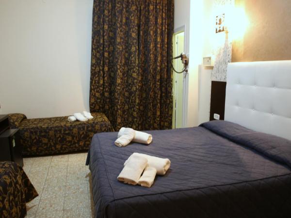 Hotel Busignani : photo 2 de la chambre chambre quadruple
