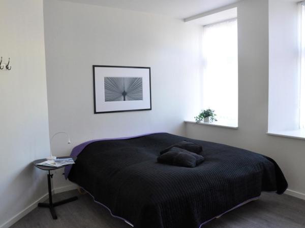 AB Centrum Aarhus Bed without Breakfast : photo 1 de la chambre chambre lits jumeaux avec salle de bains commune