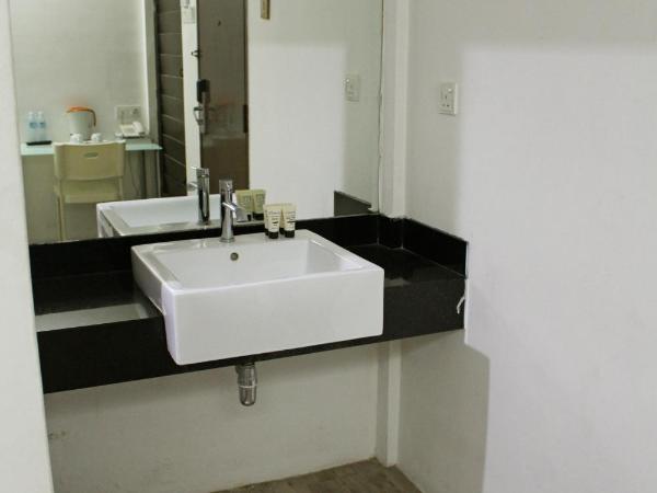 V Garden Hotel : photo 4 de la chambre chambre double standard