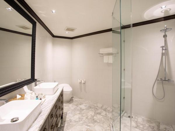 The Bridge An Eclectic Luxotel : photo 10 de la chambre suite junior