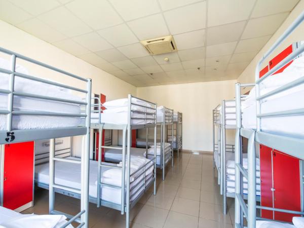 Safestay Barcelona Passeig de Gràcia : photo 2 de la chambre lit dans dortoir mixte de 12 lits avec salle de bains privative
