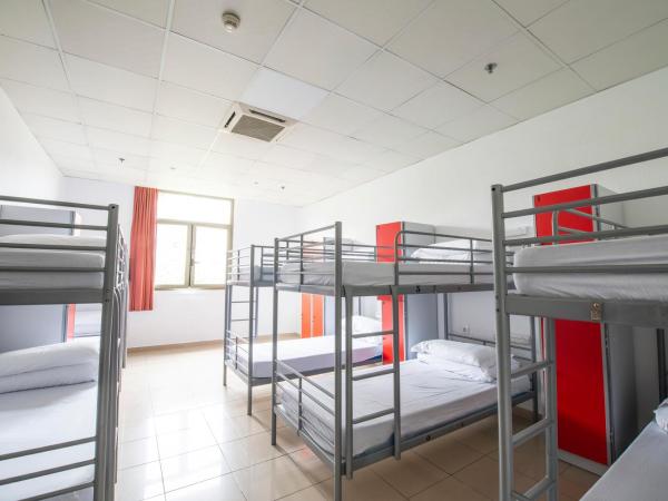 Safestay Barcelona Passeig de Gràcia : photo 4 de la chambre lit dans dortoir pour femmes de 10 lits avec salle de bains privative