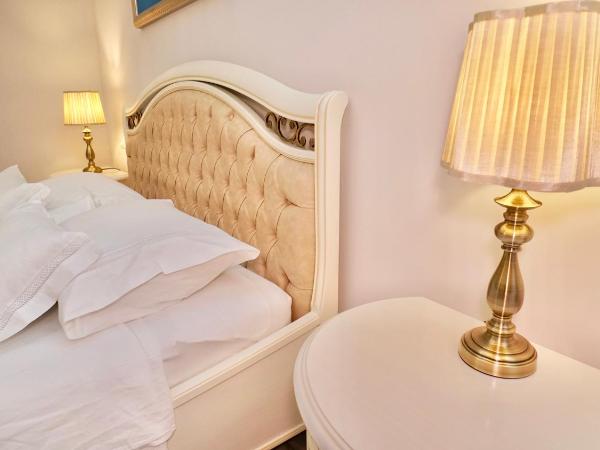 Hotel Bellevue Trogir : photo 3 de la chambre chambre familiale