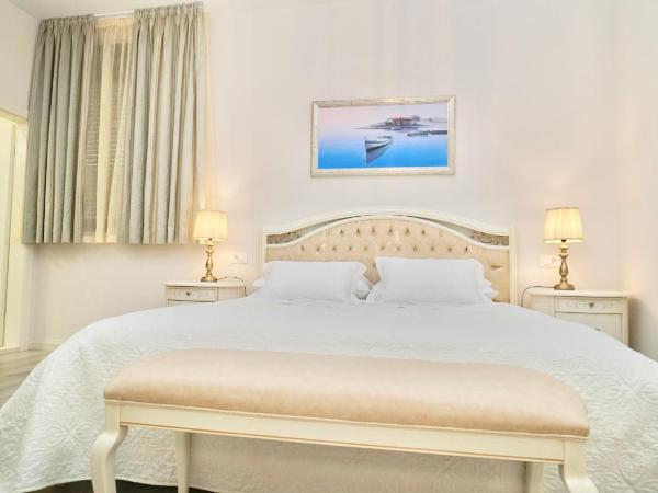 Hotel Bellevue Trogir : photo 5 de la chambre chambre familiale