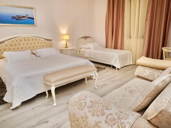 Hotel Bellevue Trogir : photo 1 de la chambre chambre triple