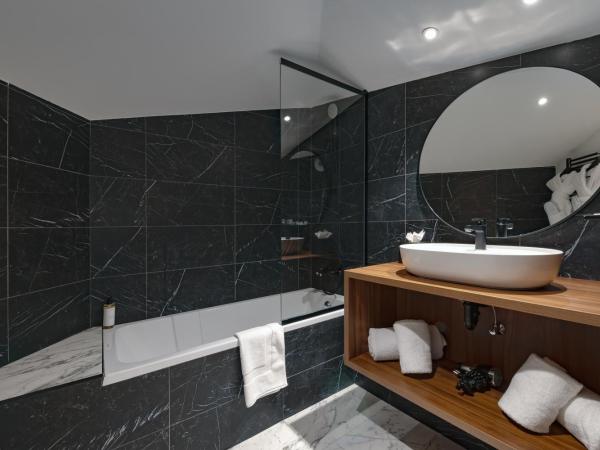 Fahrenheit Seven Courchevel : photo 6 de la chambre chambre familiale en duplex - vue sur piste de ski