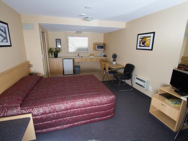 Alhambra Oaks Motor Lodge : photo 4 de la chambre grand studio