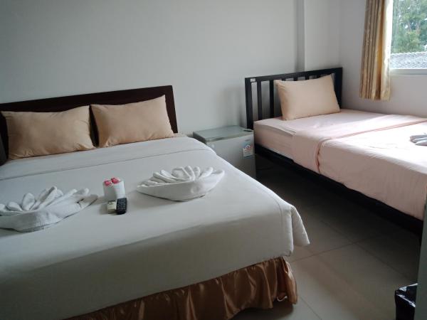 Baanpak Sam Anong : photo 3 de la chambre chambre triple avec salle de bains privative séparée