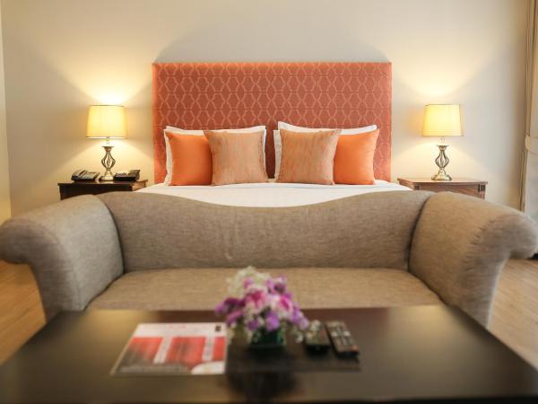 Le Patta Hotel Chiang Rai SHA Extra Plus : photo 2 de la chambre suite - vue sur piscine