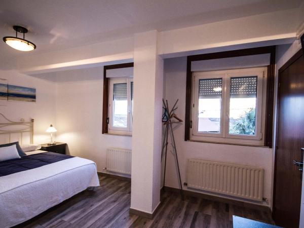 Hotel Ria de Bilbao : photo 1 de la chambre chambre triple