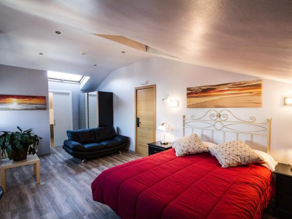 Hotel Ria de Bilbao : photo 2 de la chambre chambre lit queen-size supérieure avec lit d'appoint