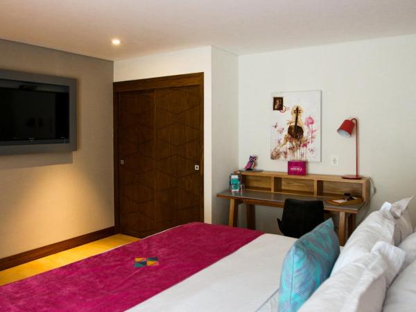 FCH Hotel Providencia : photo 2 de la chambre suite lit queen-size