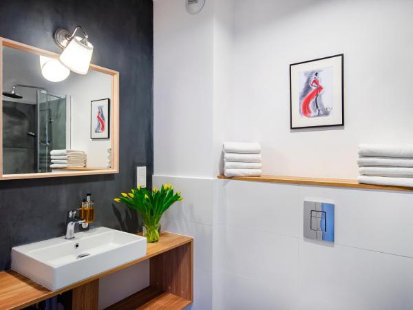 Silesia Apartments : photo 3 de la chambre apartment with a separate bedroom