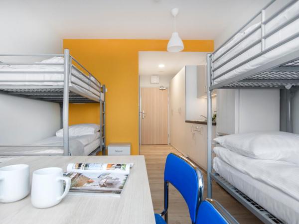 Apart Hostel : photo 3 de la chambre chambre quadruple avec salle de bains privative