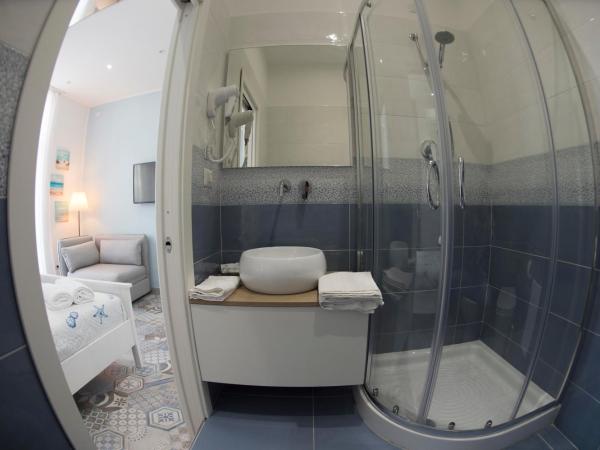 Nereidi Suites : photo 3 de la chambre chambre double deluxe avec balcon - vue sur mer