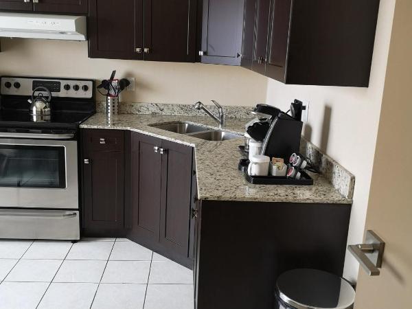 Best Western Plus Red Deer Inn & Suite : photo 4 de la chambre chambre king avec cuisine