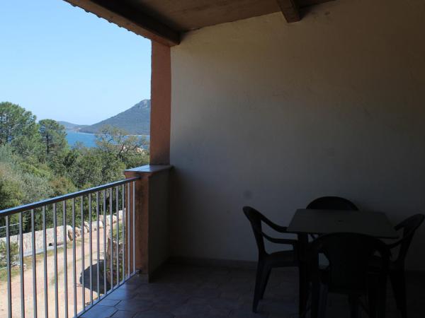 Résidence Les Pavillons du Belvédère : photo 1 de la chambre appartement 2 chambres avec balcon et vue sur la mer (4 adultes)