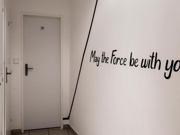 Hostel Eleven : photo 8 de la chambre chambre double ou lits jumeaux avec salle de bains commune