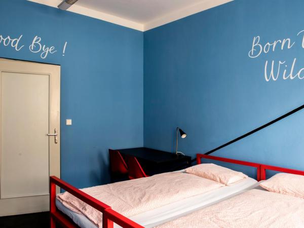 Hostel Eleven : photo 4 de la chambre chambre double ou lits jumeaux avec salle de bains commune