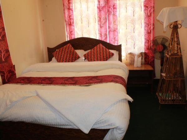 Best Hostel : photo 10 de la chambre chambre double avec salle de bains commune