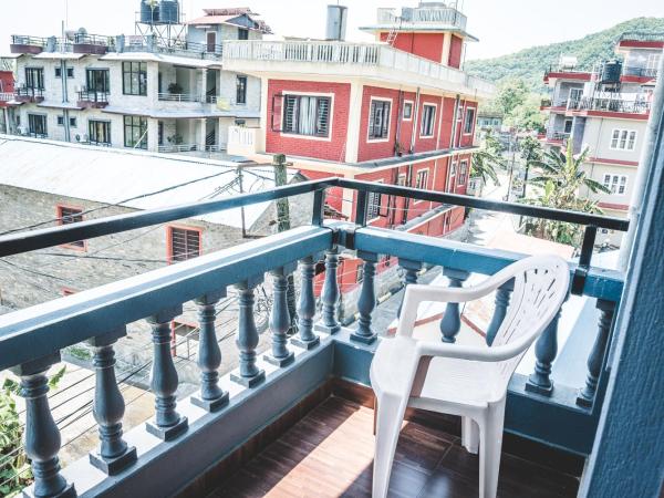 Hotel K2 Pokhara : photo 2 de la chambre chambre double avec balcon