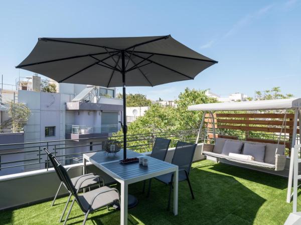 12 Keys Athens Apartments : photo 1 de la chambre loft avec terrasse - vue sur acropole