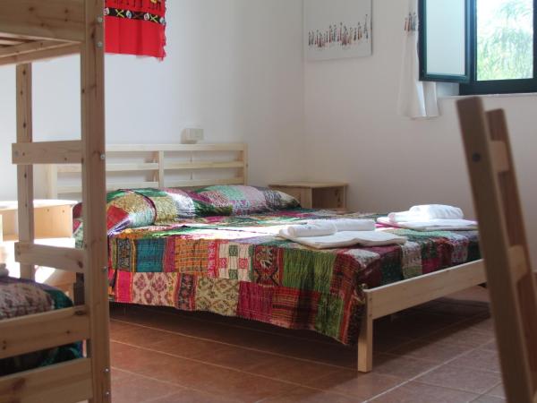 Beteyà Hostel Don Bosco : photo 3 de la chambre chambre double ou lits jumeaux Économique 