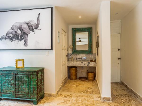 Lotus Beach Hotel - Adults Only : photo 10 de la chambre suite avec bain à remous - vue partielle sur océan