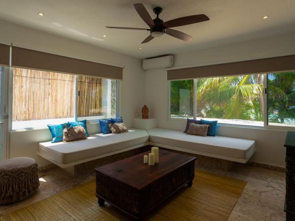 Lotus Beach Hotel - Adults Only : photo 6 de la chambre suite avec bain à remous - vue partielle sur océan