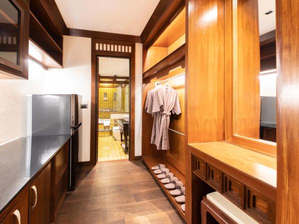 Phra Singh Village : photo 8 de la chambre grande suite familiale avec balcon