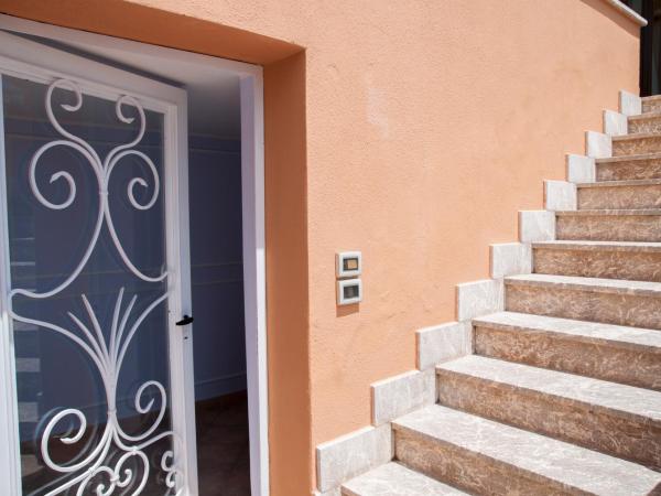 Villa Le Terrazze Charming Rooms : photo 9 de la chambre chambre double classique