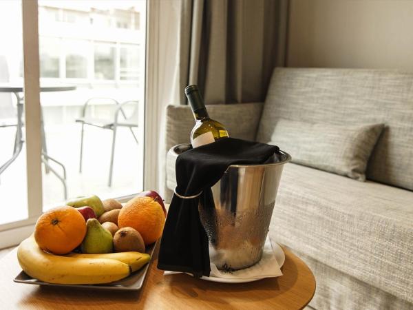 Athens Cypria Hotel : photo 4 de la chambre suite junior avec balcon