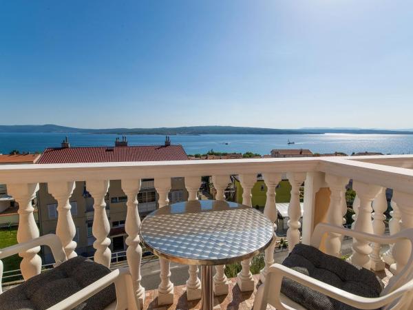 Guest House Berto : photo 2 de la chambre chambre double avec balcon - vue sur mer