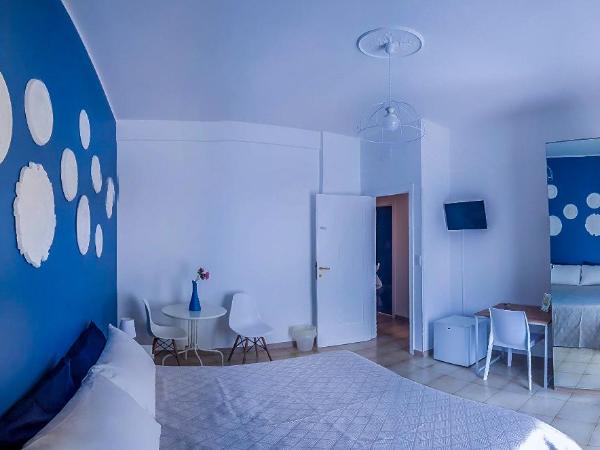 Melo Accommodations : photo 6 de la chambre chambre quadruple avec balcon