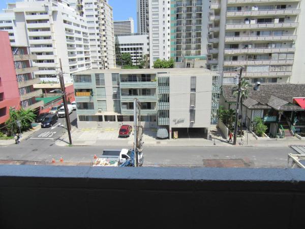 Waikiki Central Hotel - No Resort Fees : photo 4 de la chambre chambre lit queen-size standard 2