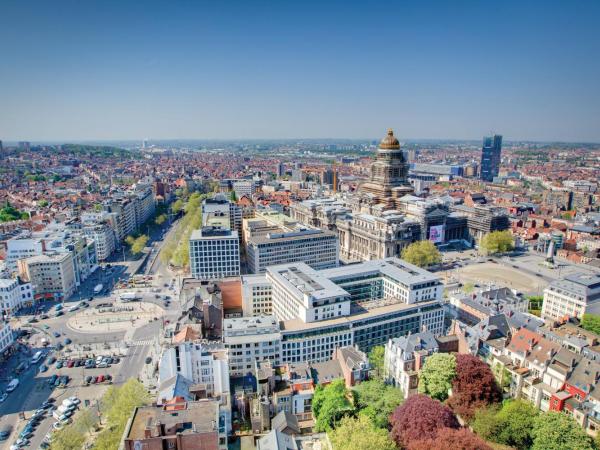 The Hotel Brussels : photo 7 de la chambre chambre d'angle panorama deluxe avec accès au salon