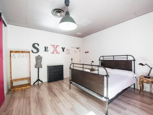 Safestay Madrid Central : photo 2 de la chambre chambre double avec salle de bains privative 