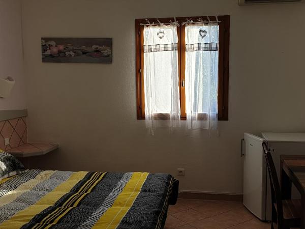 B&B Arghjola : photo 2 de la chambre chambre triple