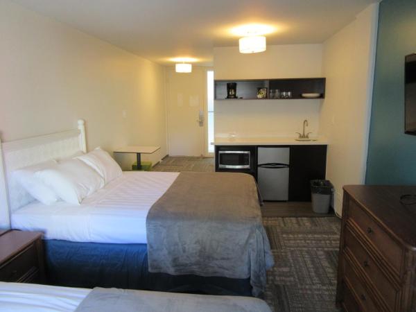 Waikiki Central Hotel - No Resort Fees : photo 1 de la chambre chambre lit queen-size standard 2