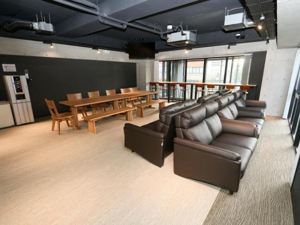 Business Capsule Hotel Lightning Hotel Asakusa : photo 5 de la chambre chambre familiale - vue sur ville