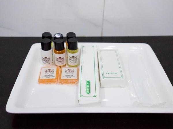 SM Palace (Near Apollo Hospital) : photo 6 de la chambre chambre lit king-size