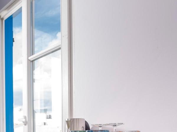 Little Venice Villas : photo 9 de la chambre deluxe town view suite with indoor hot tub