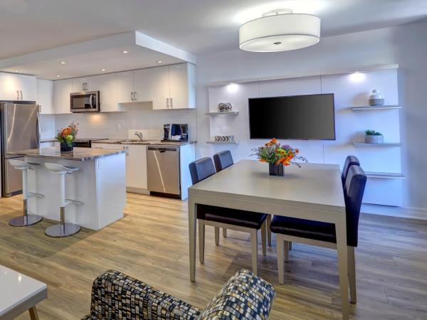 Town Inn Suites Hotel : photo 3 de la chambre chambre deluxe avec 2 lits doubles