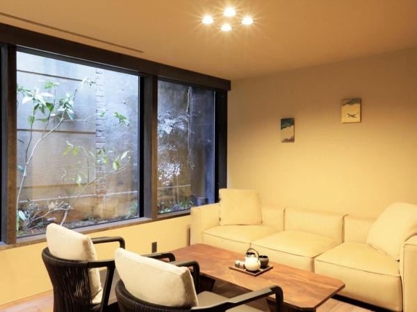 Sowaka : photo 2 de la chambre chambre lit king-size deluxe avec baignoire en plein air - vue sur cour (annexe) - rez-de-chaussée