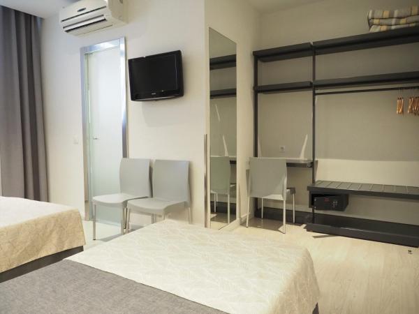 Hostal Benidorm : photo 4 de la chambre chambre triple