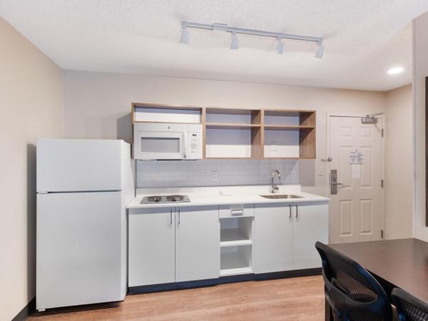 Extended Stay America Premier Suites - Charlotte - Pineville - Pineville Matthews Rd. : photo 9 de la chambre one bedroom suite with one king bed non-smoking