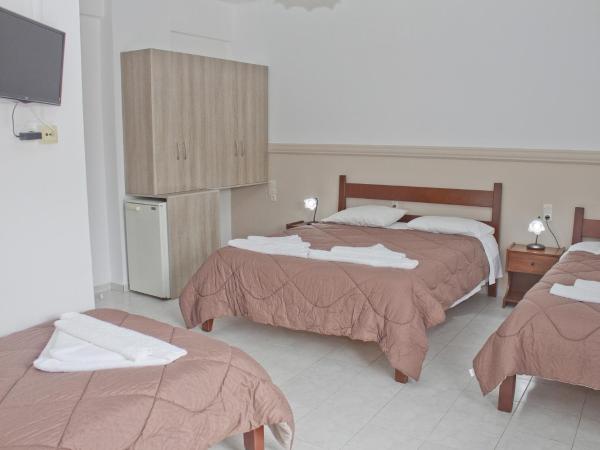 Danaos Hotel : photo 3 de la chambre chambre quadruple