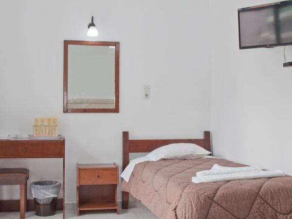 Danaos Hotel : photo 9 de la chambre chambre quadruple