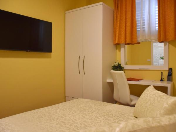 Villa Riva : photo 8 de la chambre chambre double confort - rez-de-chaussée