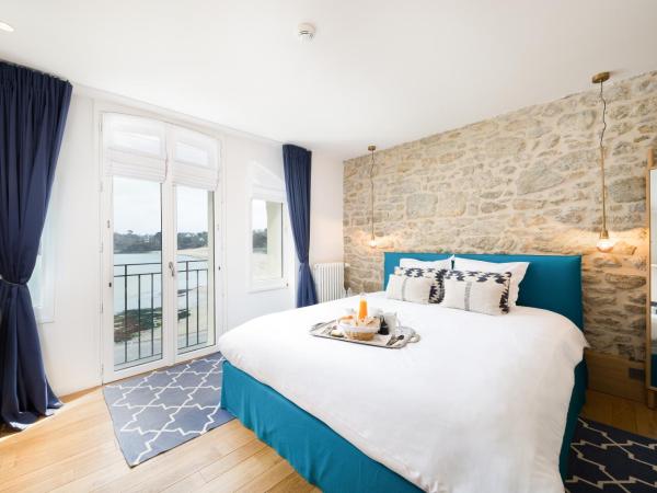 Restaurant Hotel Didier Méril : photo 2 de la chambre suite familiale deluxe avec terrasse